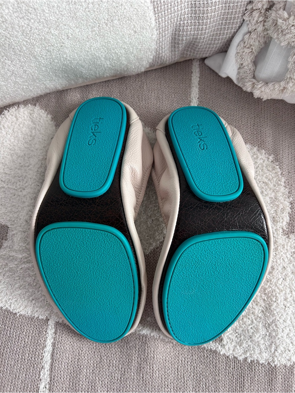 Tieks by Gavrieli - Cream Ballet Flats - Picture 9 of 10